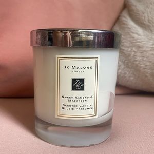 Jo Malone London Candle Sweet Almond & Macaroon